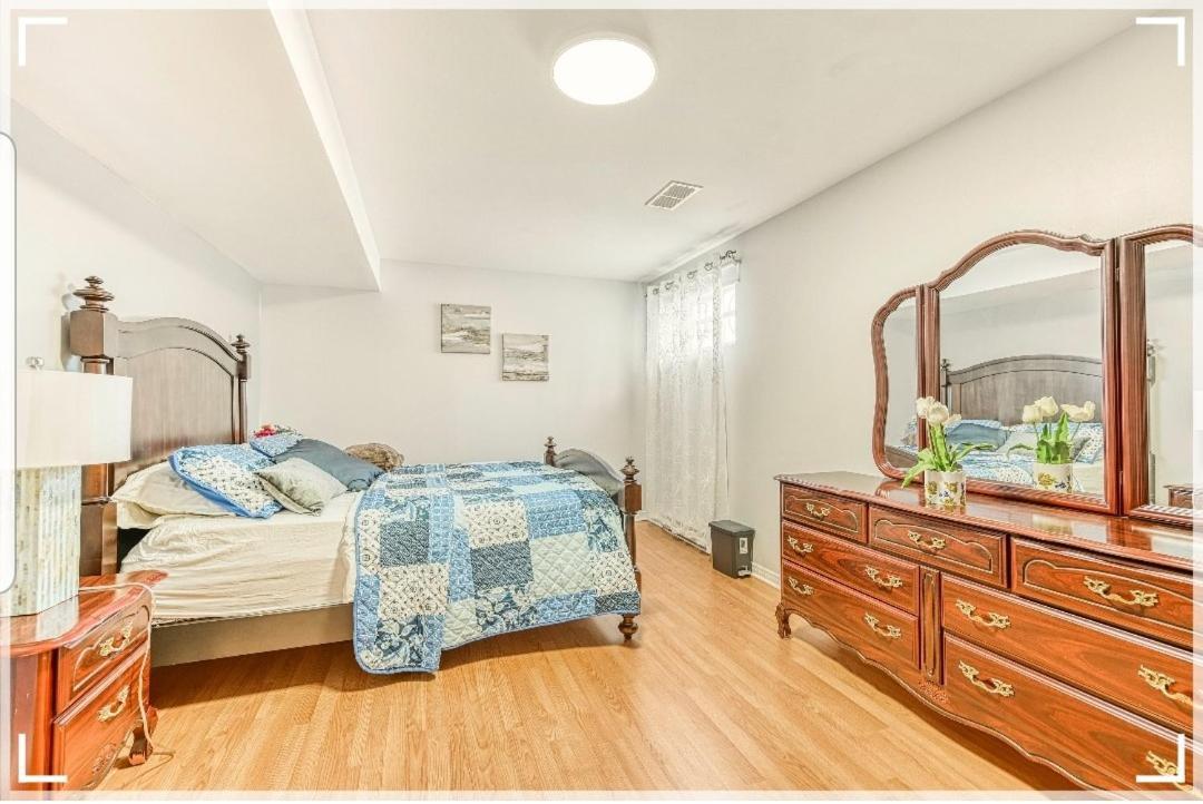 Leila'S Place-Basement Apartment In Private Home 加蒂诺 外观 照片